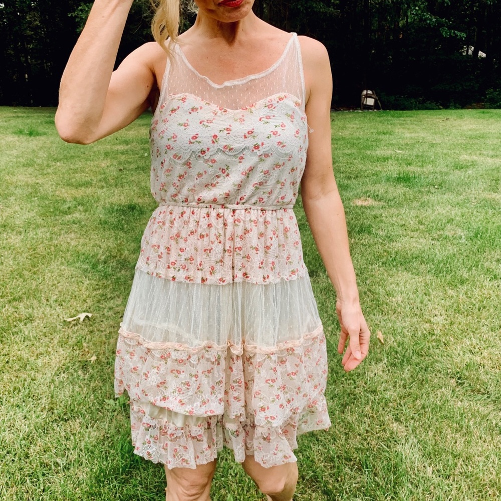 Feminine and Dainty!